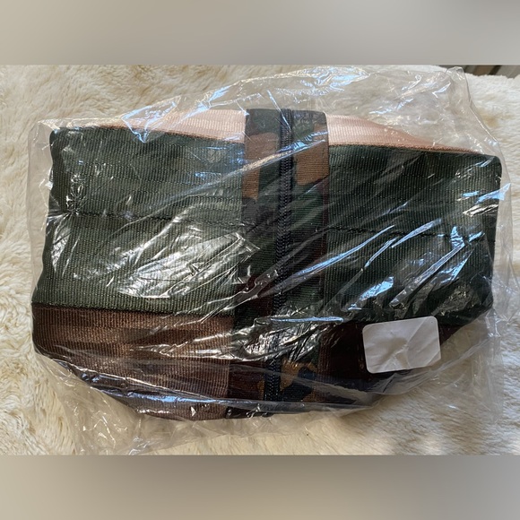 BNWT Harveys Trail Mix Dopp Legacy Collection - Picture 4 of 7